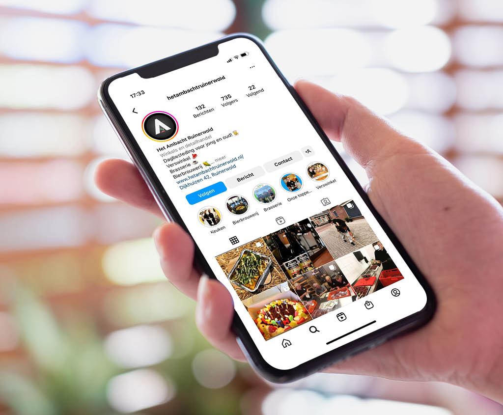 Pand van Stevast Techniek met daarachter een prachtig blauwe lucht.